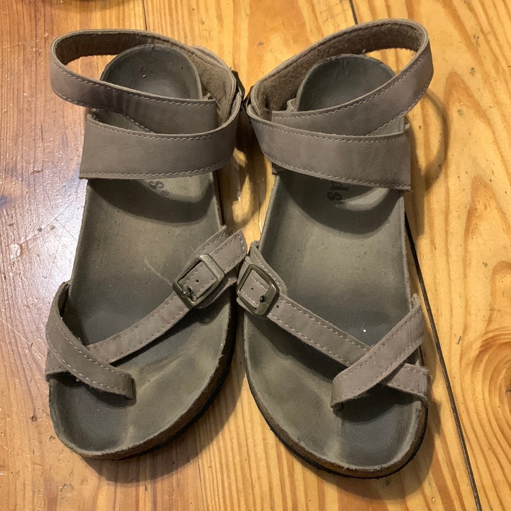 Brown girls sandals